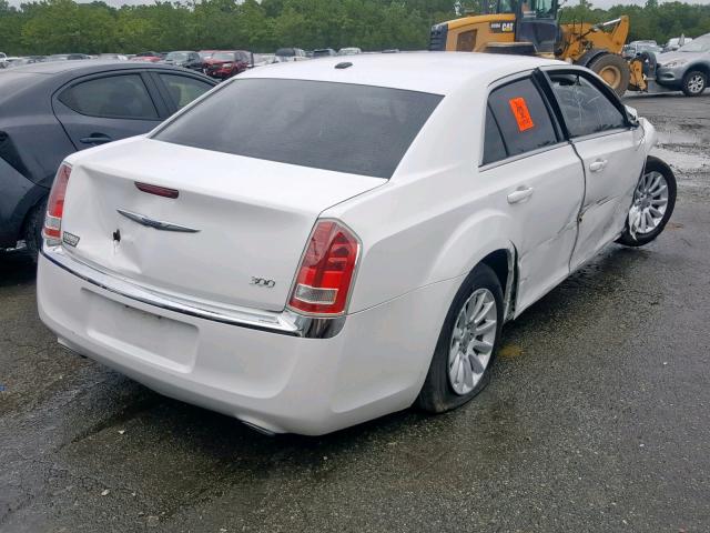 2C3CCAAG2CH312539 - 2012 CHRYSLER 300 WHITE photo 4