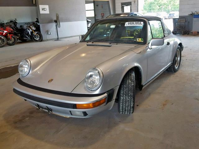 WP0EB0915JS160702 - 1988 PORSCHE 911 CARRER SILVER photo 2