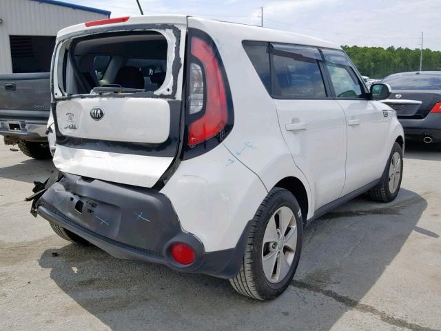 KNDJN2A2XF7808888 - 2015 KIA SOUL WHITE photo 4