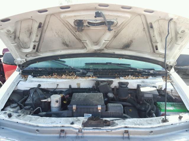 1GCDM19X54B106949 - 2004 CHEVROLET ASTRO WHITE photo 7