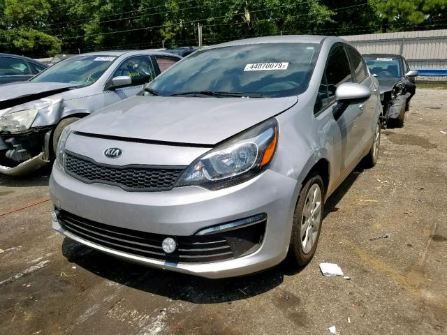 KNADM4A35G6640554 - 2016 KIA RIO LX SILVER photo 2