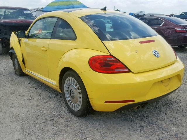 3VWJX7AT7DM670162 - 2013 VOLKSWAGEN BEETLE YELLOW photo 3