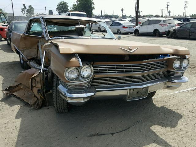 64J008007 - 1964 CADILLAC COUPE DEVI GOLD photo 1