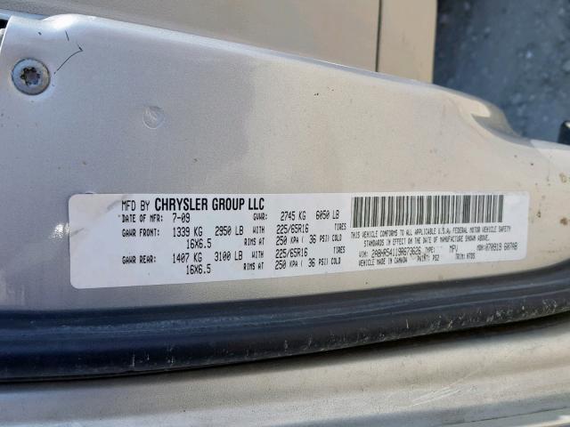 2A8HR54119R673626 - 2009 CHRYSLER TOWN & COU SILVER photo 10