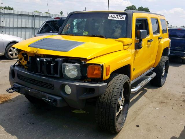 5GTDN136468293624 - 2006 HUMMER H3 YELLOW photo 2