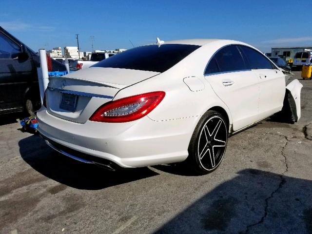 WDDLJ7DB5CA048421 - 2012 MERCEDES-BENZ CLS 550 WHITE photo 4