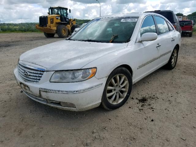 KMHFC46F57A205978 - 2007 HYUNDAI AZERA SE WHITE photo 2