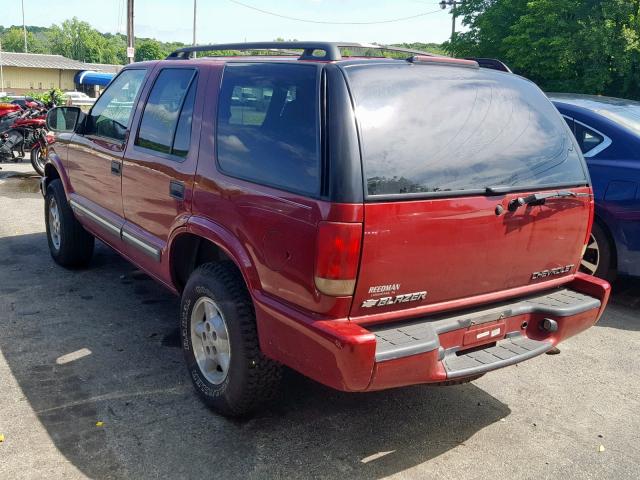 1GNDT13W9YK220789 - 2000 CHEVROLET BLAZER RED photo 3