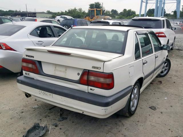 YV1LS5513T1286683 - 1996 VOLVO 850 BASE WHITE photo 4