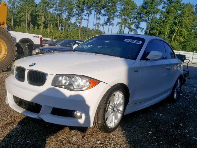 WBAUP7C56AVK77735 - 2010 BMW 128 I WHITE photo 2