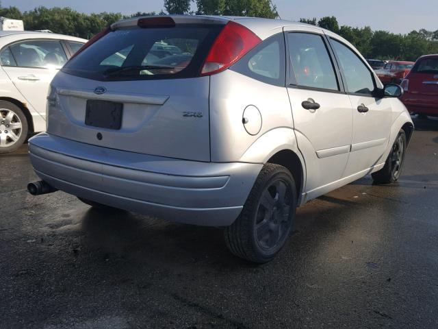 3FAFP37N45R119997 - 2005 FORD FOCUS ZX5 SILVER photo 4