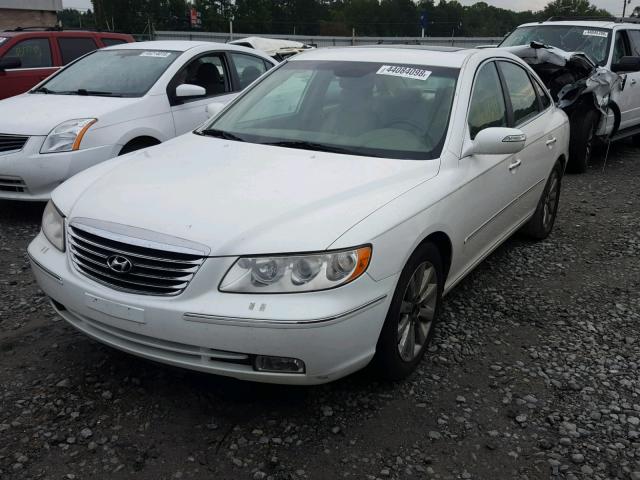 KMHFC46F89A345123 - 2009 HYUNDAI AZERA SE WHITE photo 2