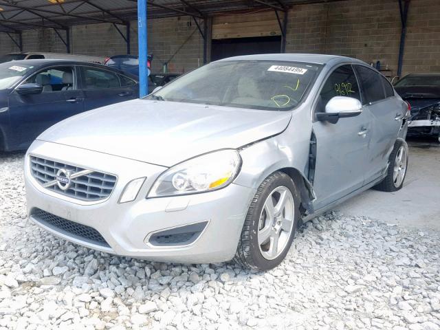 YV1612FS2D2189993 - 2013 VOLVO S60 T5 SILVER photo 2