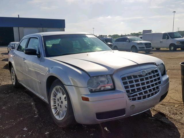 2C3JA43R75H597223 - 2005 CHRYSLER 300 SILVER photo 1