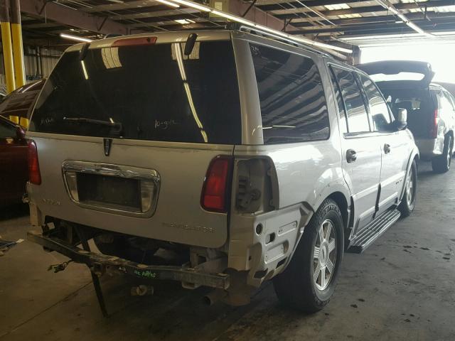 5LMFU28RX4LJ03193 - 2004 LINCOLN NAVIGATOR SILVER photo 4