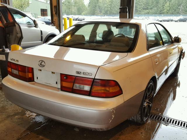 JT8BF28G6X5071154 - 1999 LEXUS ES 300 WHITE photo 4