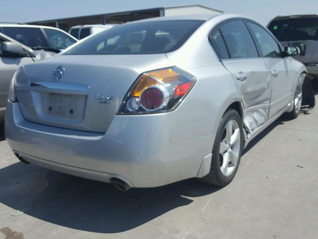 1N4BL21EX8N496743 - 2008 NISSAN ALTIMA 3.5 SILVER photo 4