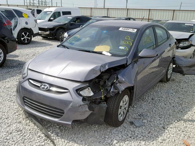 KMHCT4AEXGU981653 - 2016 HYUNDAI ACCENT SE GRAY photo 2