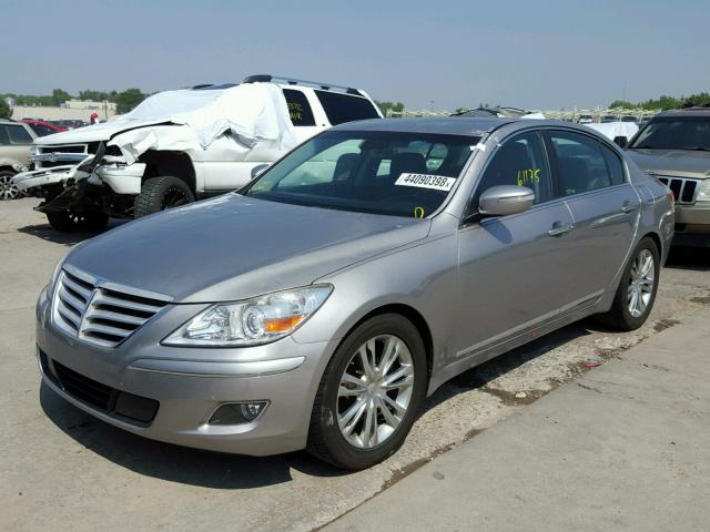 KMHGC4DF5BU118869 - 2011 HYUNDAI GENESIS 4. GRAY photo 2