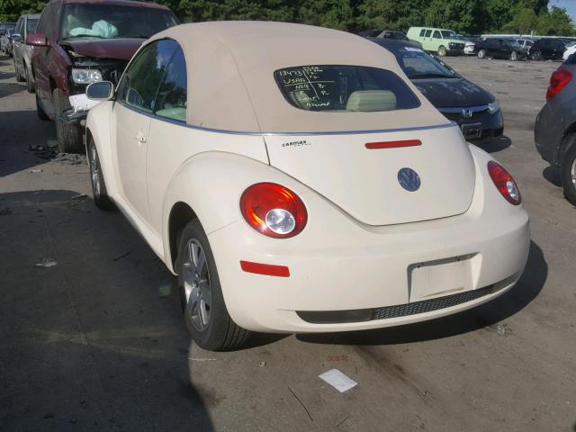 3VWRF31Y06M325777 - 2006 VOLKSWAGEN NEW BEETLE CREAM photo 3