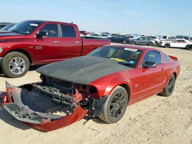 1ZVHT82H885148713 - 2008 FORD MUSTANG GT MAROON photo 2