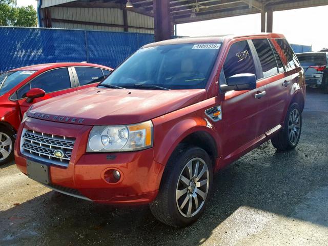 SALFT24N18H090381 - 2008 LAND ROVER LR2 HSE TE RED photo 2