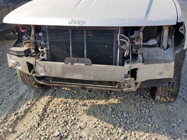 1J8GX58N74C131060 - 2004 JEEP GRAND CHER SILVER photo 9