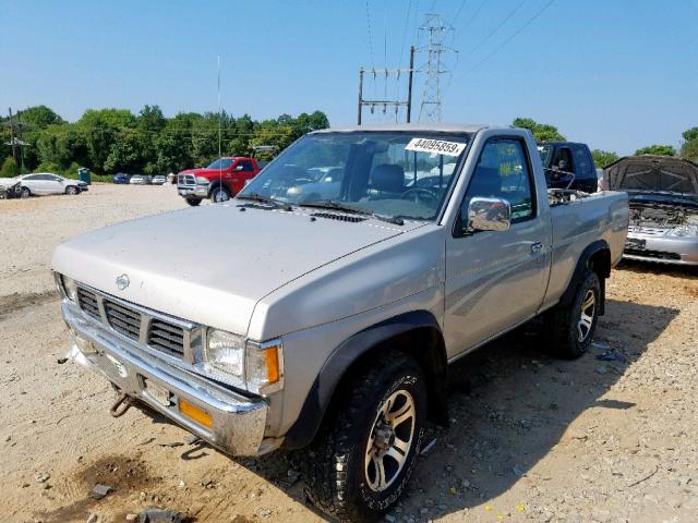 1N6SD11Y5TC332376 - 1996 NISSAN TRUCK XE SILVER photo 2