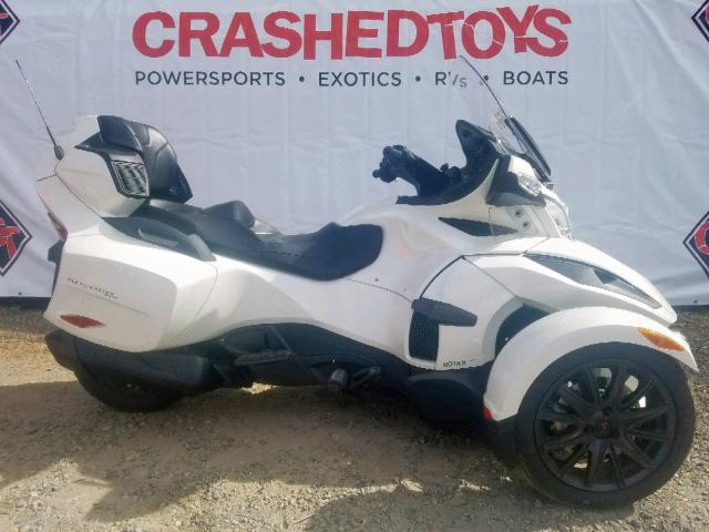 2BXNBCD22JV000030 - 2018 CAN-AM SPYDER ROA TWO TONE photo 1