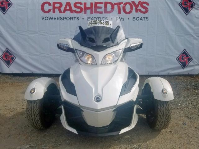 2BXNBCD22JV000030 - 2018 CAN-AM SPYDER ROA TWO TONE photo 2