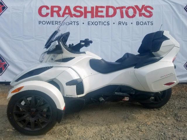 2BXNBCD22JV000030 - 2018 CAN-AM SPYDER ROA TWO TONE photo 3