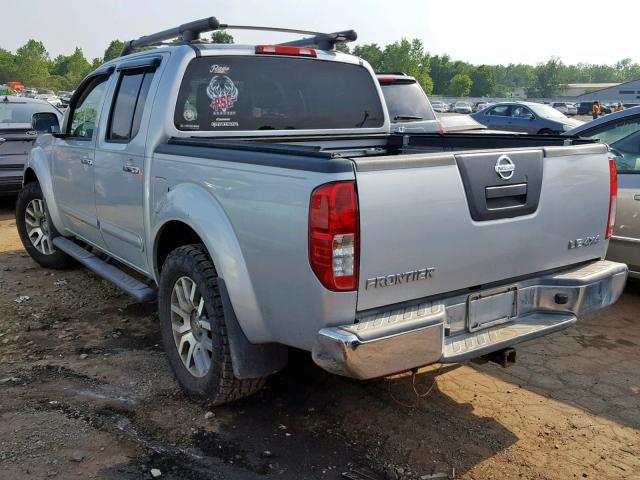 1N6AD0EV1AC404841 - 2010 NISSAN FRONTIER C SILVER photo 3