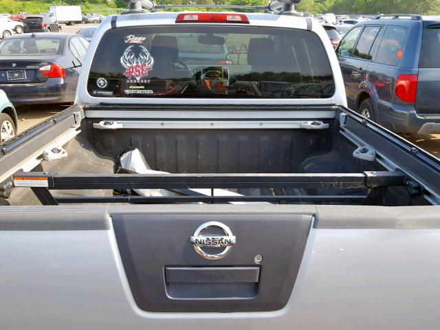 1N6AD0EV1AC404841 - 2010 NISSAN FRONTIER C SILVER photo 9