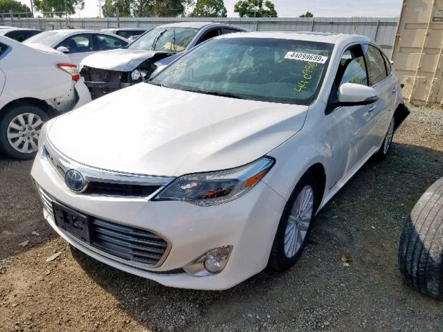 4T1BD1EB8DU017149 - 2013 TOYOTA AVALON HYB WHITE photo 2