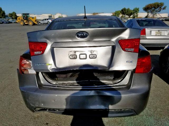 KNAFU4A25C5487240 - 2012 KIA FORTE EX SILVER photo 9