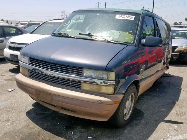 1GNDM19W9VB128243 - 1997 CHEVROLET ASTRO GREEN photo 2