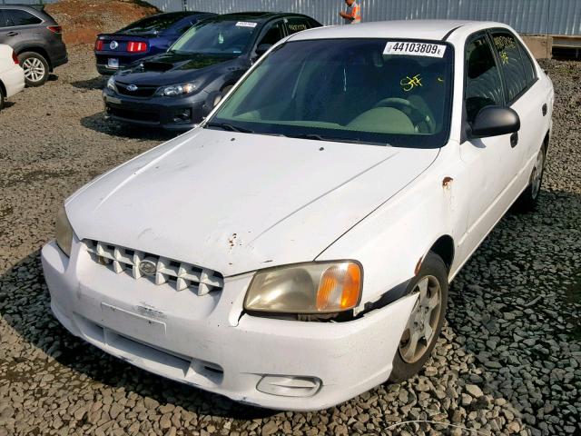 KMHCG45CX2U325569 - 2002 HYUNDAI ACCENT GL WHITE photo 2