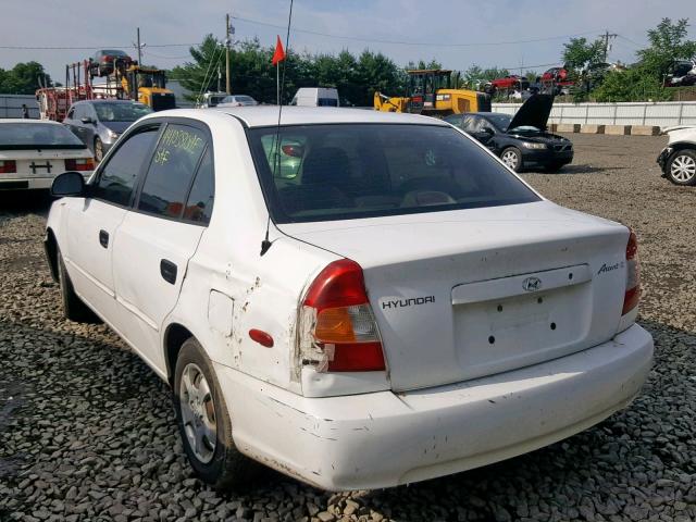 KMHCG45CX2U325569 - 2002 HYUNDAI ACCENT GL WHITE photo 3