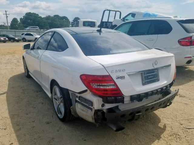 WDDGJ4HB5DG098664 - 2013 MERCEDES-BENZ C 250 WHITE photo 3