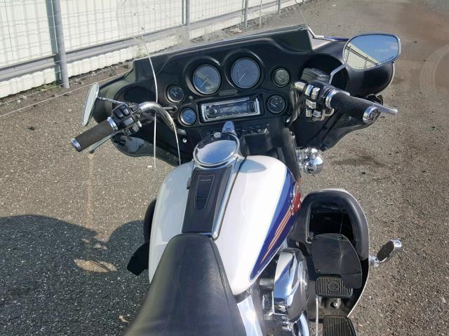 1HD1FC4157Y683105 - 2007 HARLEY-DAVIDSON FLHTCUI WHITE photo 5