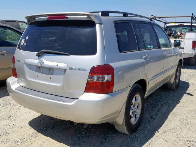 JTEDD21A450124977 - 2005 TOYOTA HIGHLANDER SILVER photo 4