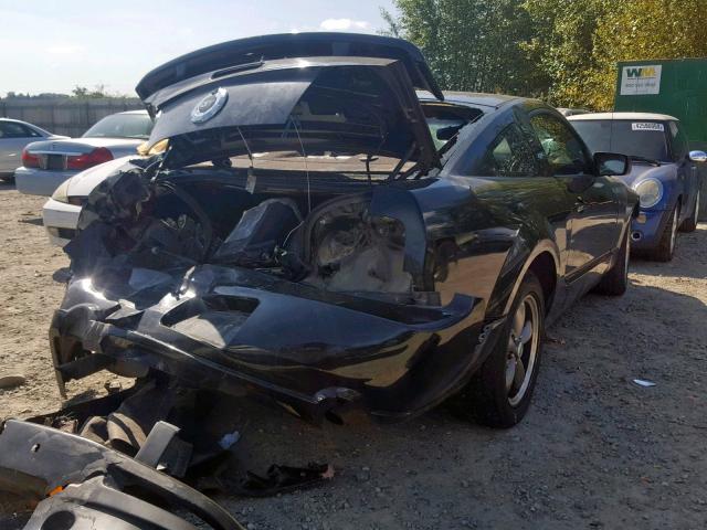 1ZVHT82H065170637 - 2006 FORD MUSTANG GT BLACK photo 4