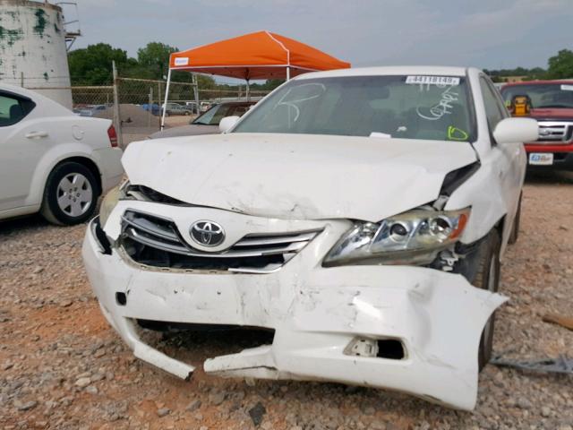 JTNBB46K683047168 - 2008 TOYOTA CAMRY HYBR WHITE photo 9