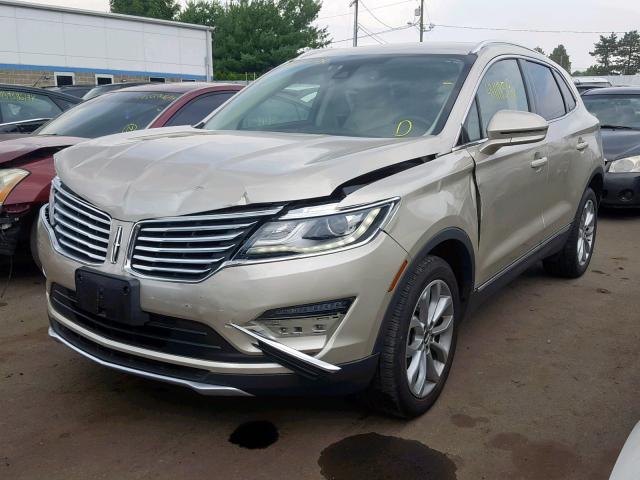 5LMCJ2D95HUL08213 - 2017 LINCOLN MKC SELECT WHITE photo 2