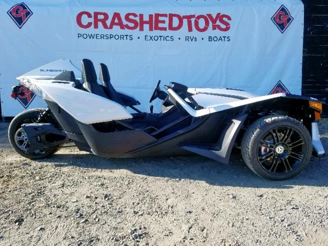 57XAASFA9K8133509 - 2019 POLARIS SLINGSHOT WHITE photo 1