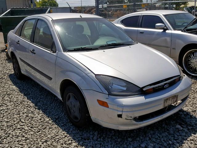 1FAHP33P82W319239 - 2002 FORD FOCUS LX SILVER photo 1