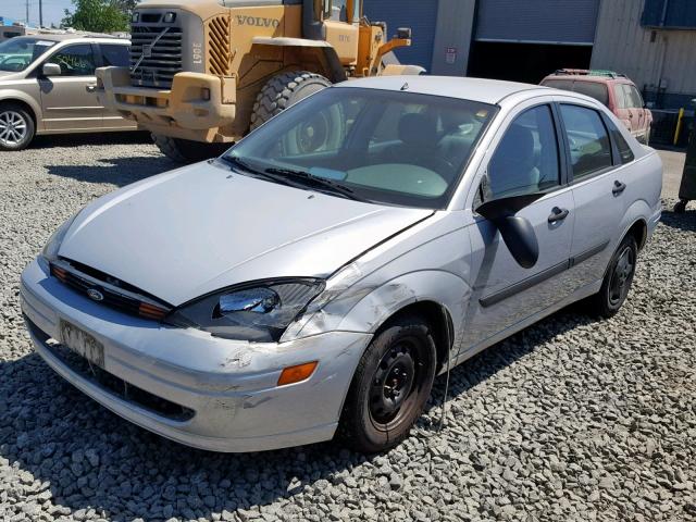 1FAHP33P82W319239 - 2002 FORD FOCUS LX SILVER photo 2