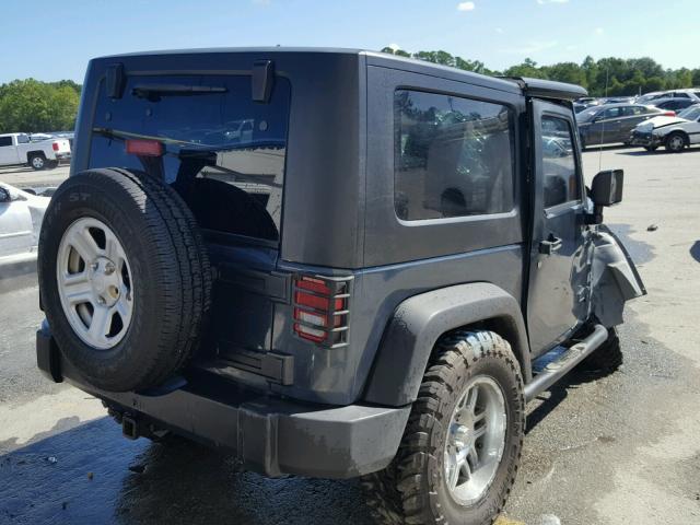 1J4FA24177L142483 - 2007 JEEP WRANGLER X GRAY photo 4