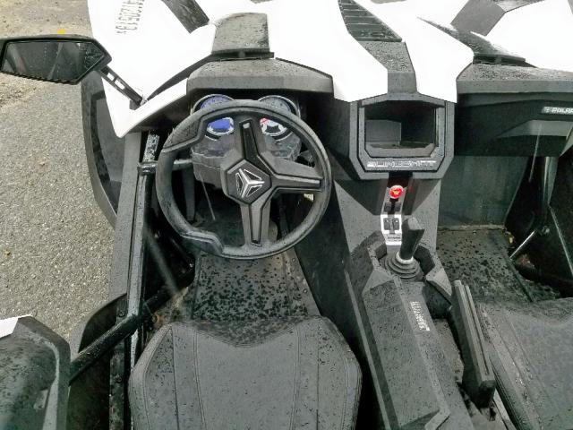 57XAASFA6K8135556 - 2019 POLARIS SLINGSHOT WHITE photo 12