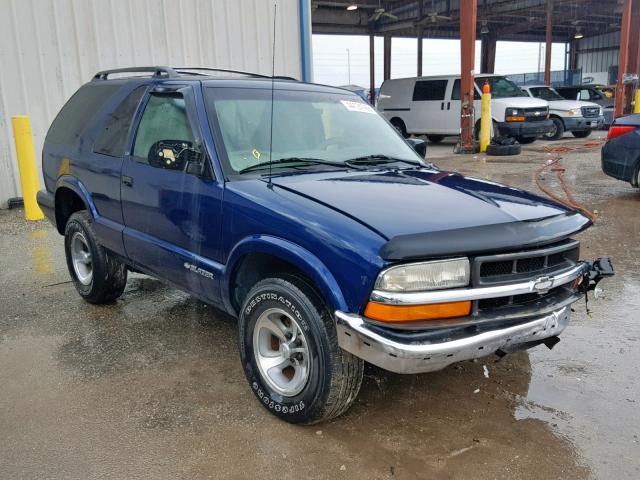 1GNCS18W8YK296124 - 2000 CHEVROLET BLAZER BLUE photo 1